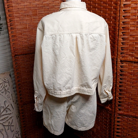 1980's Vintage Short Set in Ivory Large - Picture 4 of 15